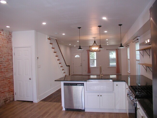 Foto del edificio - Beautiful 3 Bed - 1.5 Bath in Collingswood!