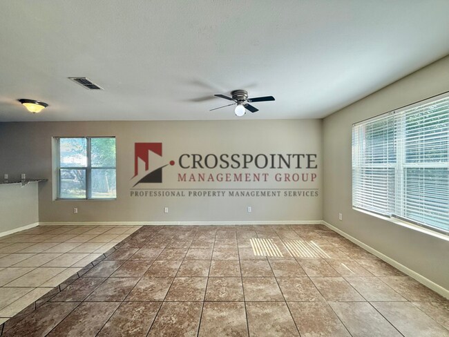Foto del edificio - Tour Today! 2 Bedroom, 2 Bathroom Duplex!