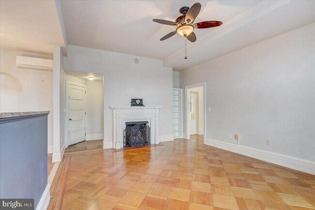 Building Photo - 250 S 13th St