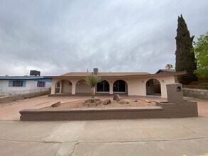 Building Photo - 805 Chile Pl