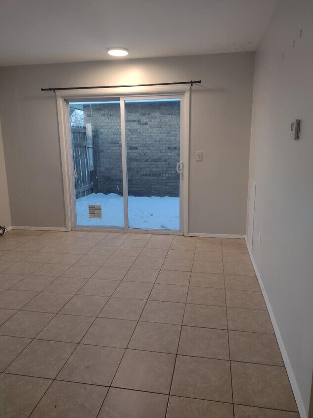 Foto principal - 101 E Ave B