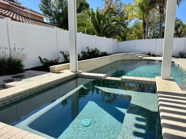 Foto del edificio - 28825 Corte Suerte