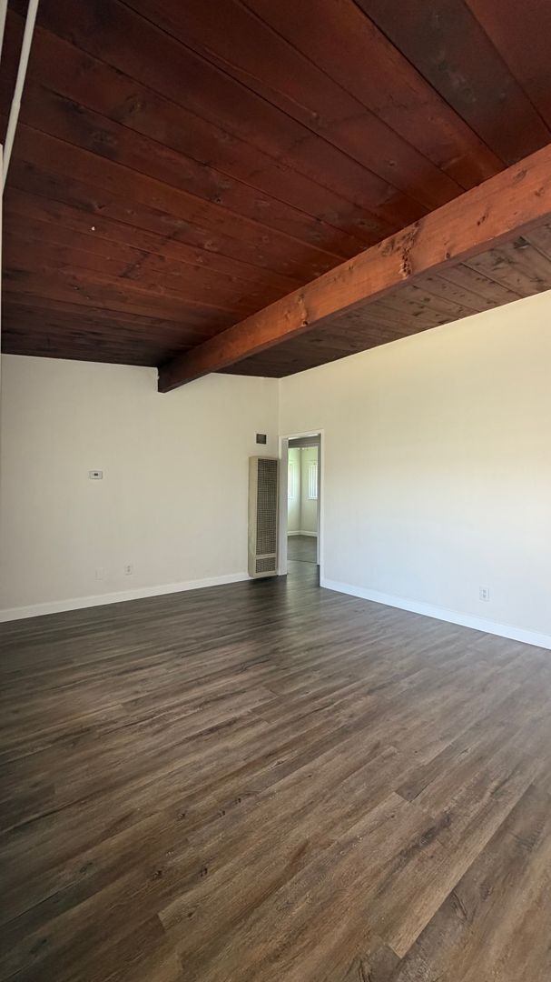 Foto del edificio - 1184-1186 Elm Avenue