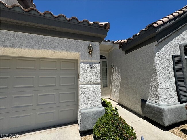 Foto del edificio - 9746 Glittering Star Ave