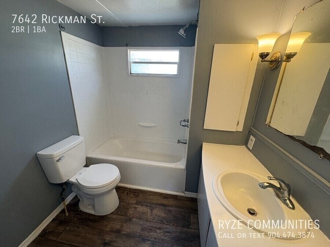 Foto del edificio - 7642 Rickman St