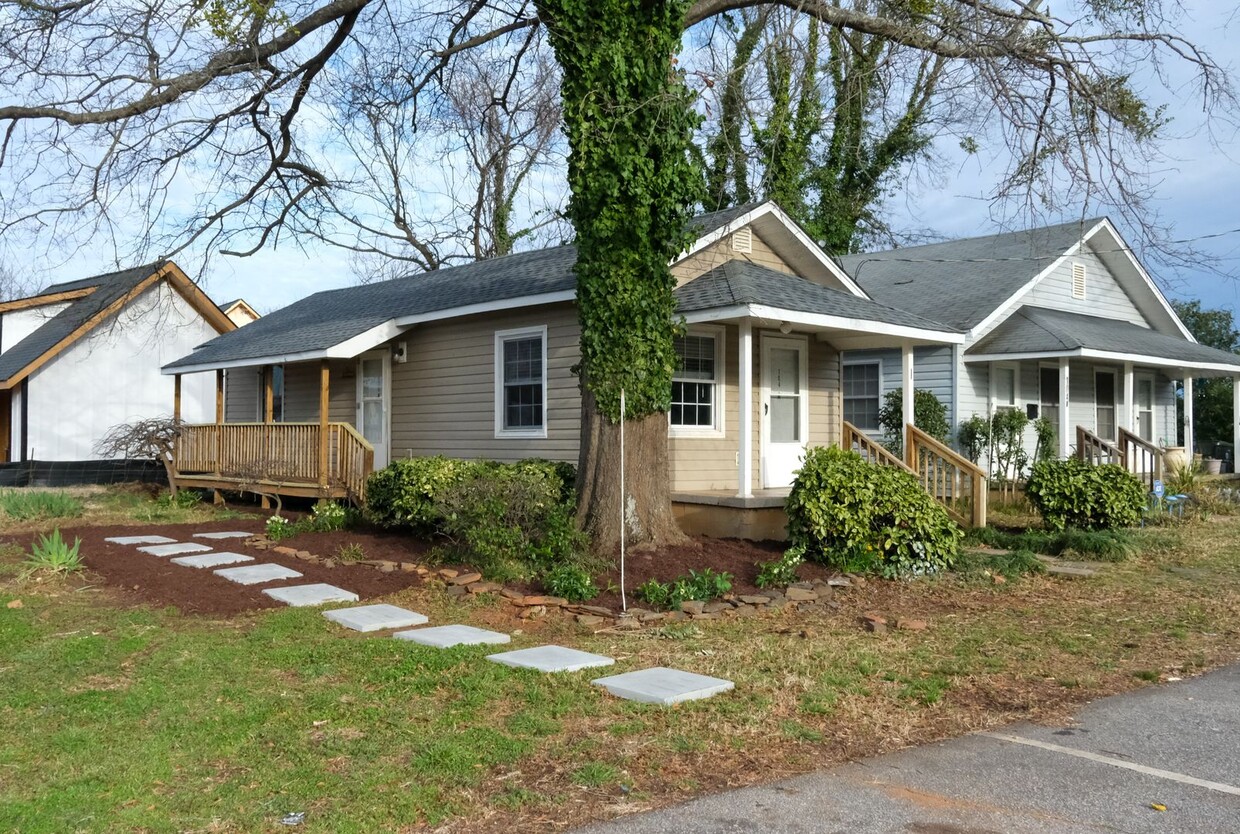 Primary Photo - 1 bedroom, 1 bathroom house