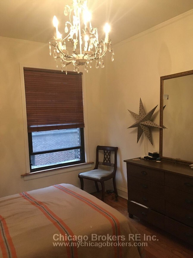 Foto del edificio - 929 W Oakdale Ave