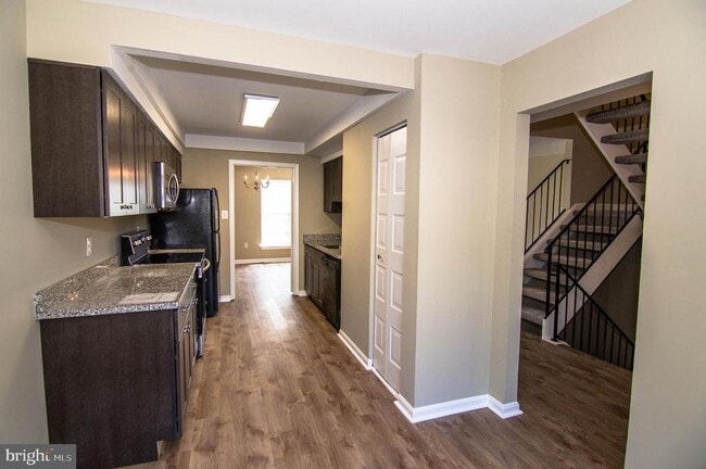 Building Photo - 5404 Helm Ct