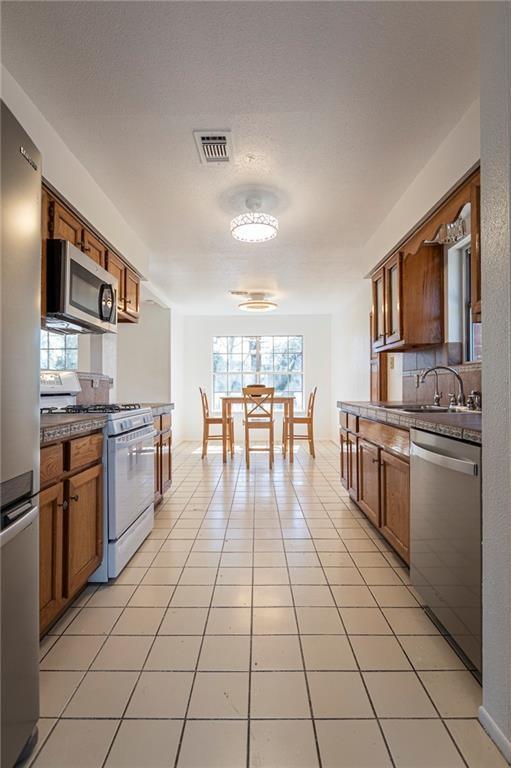 Building Photo - 9800 FM150 W