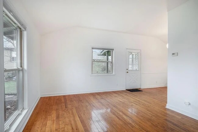 Foto del edificio - 3412 Edgewood Dr