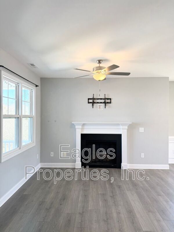 Foto del edificio - 472 Jackson Pond Dr