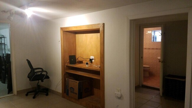 Building Photo - 98 Feronia Way