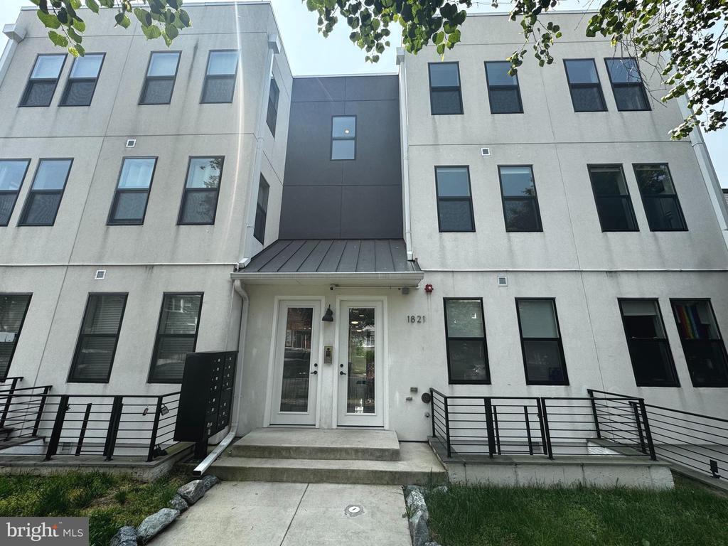 Primary Photo - 1821 I St NE