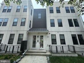 Building Photo - 1821 I St NE