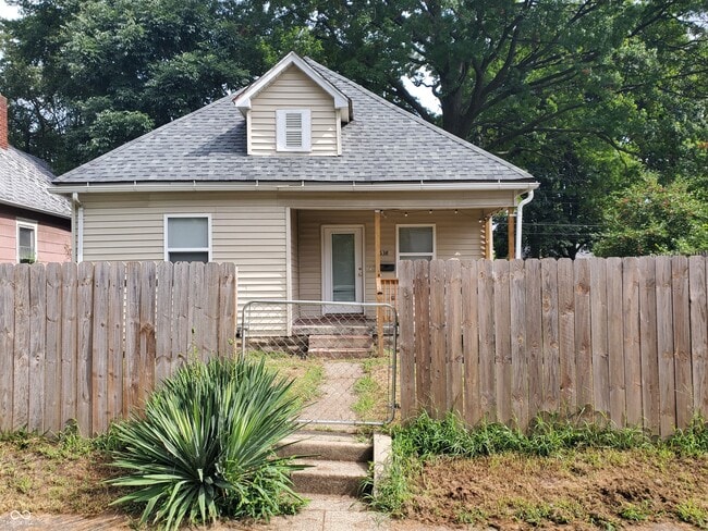 Building Photo - 1638 5th Ave