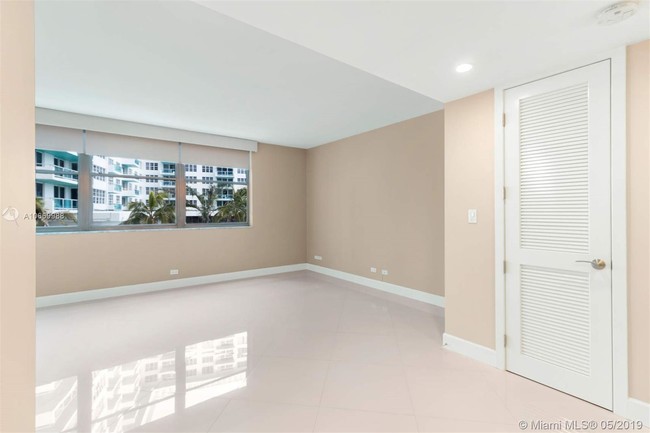 Building Photo - CRYSTAL HOUSE CONDO