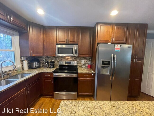 Building Photo - 3 br, 2.5 bath House - 4463 Leonora Dr.