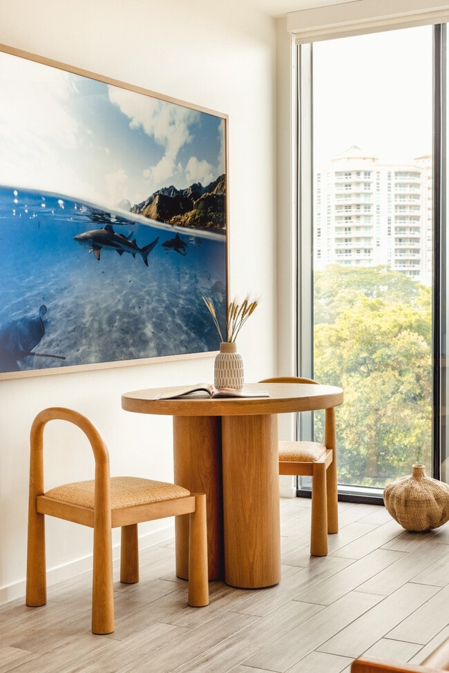 Building Photo - 221 SW 1st Ave