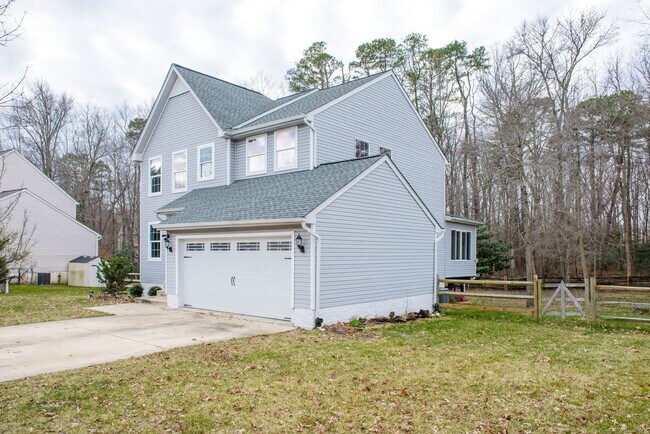 Foto del edificio - Coming Soon!!! 4 bedroom home in Willow Ru...