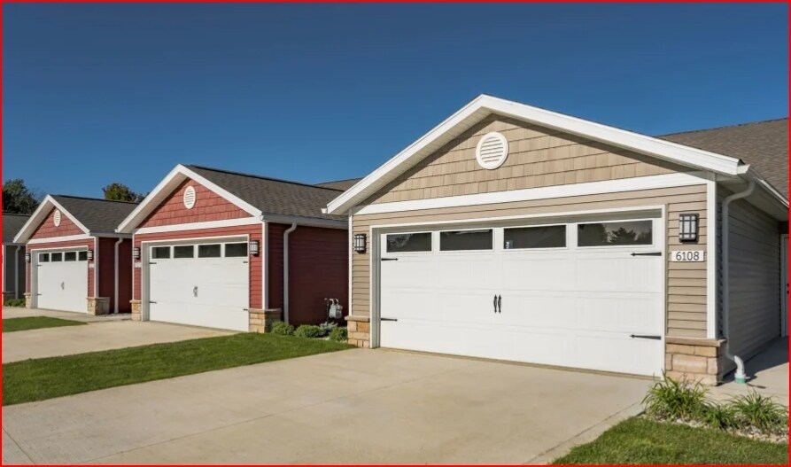 Redwood Hartland Apartments in Hartland, MI