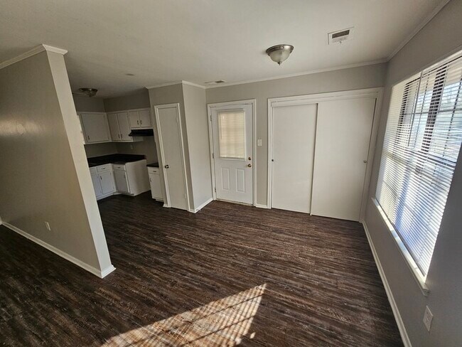 Foto del edificio - 10811 Chateau Dr