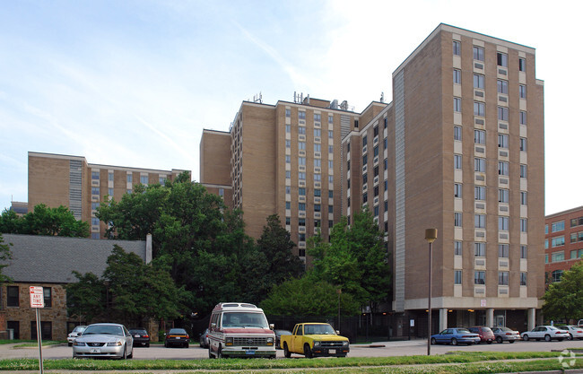 Foto del edificio - Glenwood Towers