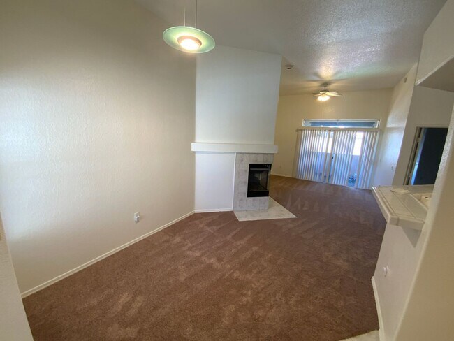 Foto del edificio - GREAT 1 STORY CONDO MINUTES FROM THE STRIP