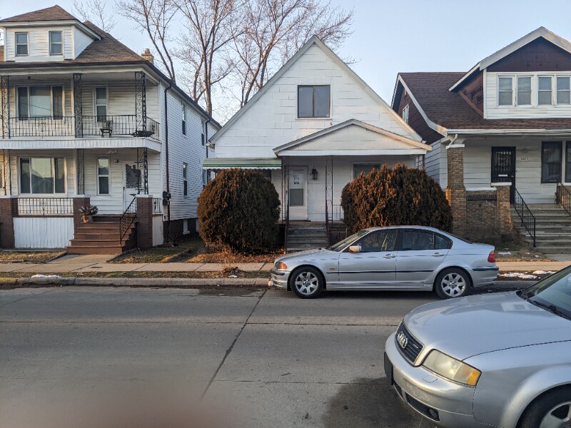 Primary Photo - 3257 Yemans St