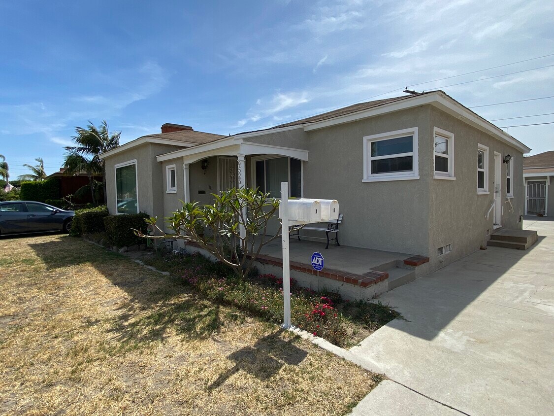 9525 Dorothy Ave, South Gate, CA 90280 Townhome Rentals in South Gate