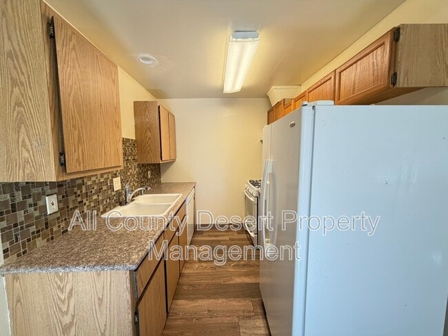 Building Photo - 13079 Eliseo Rd