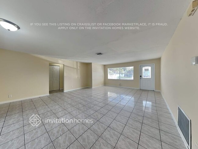 Building Photo - 479 NW 19th Ct