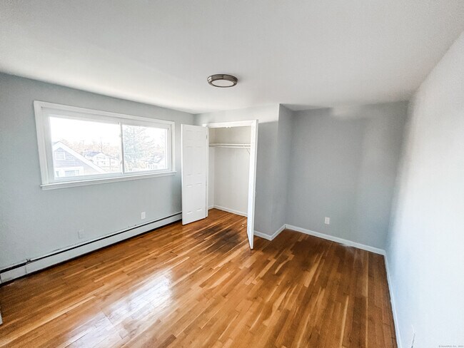 Building Photo - 1254 Reservoir Ave