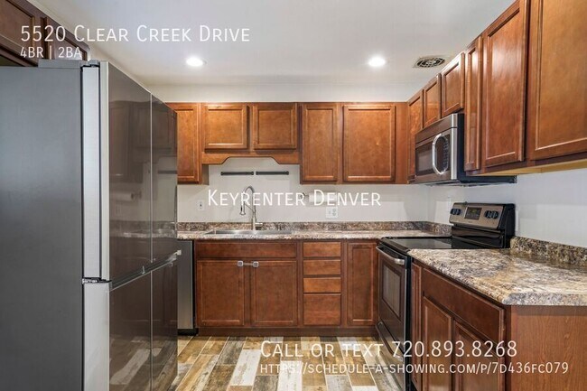 Foto del edificio - 4 Bed 2 Bath Home with W/D and AC!