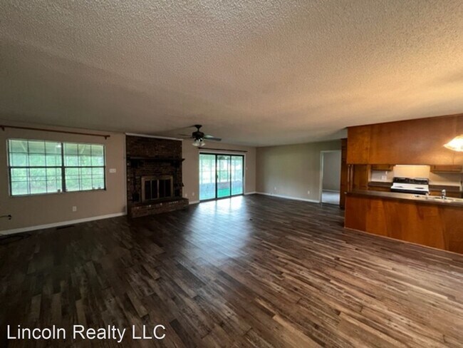 Building Photo - 3 br, 2 bath House - 5413 Francis Dr