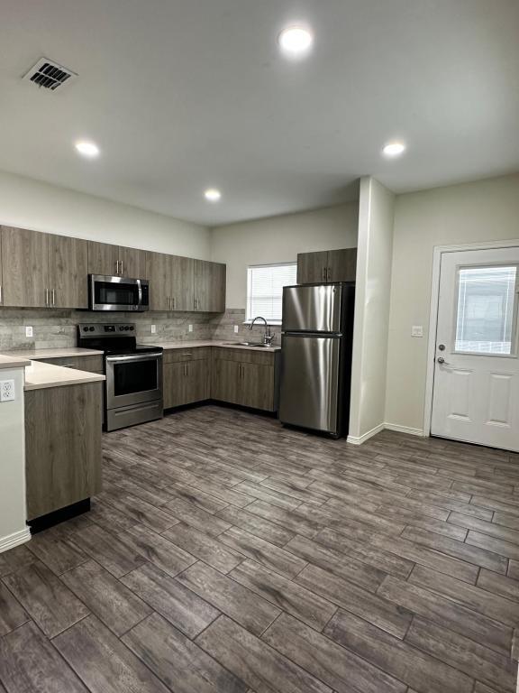 Foto del edificio - 3004 Sabercat Ave