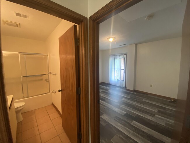 Building Photo - 4200 S Bearfield Rd