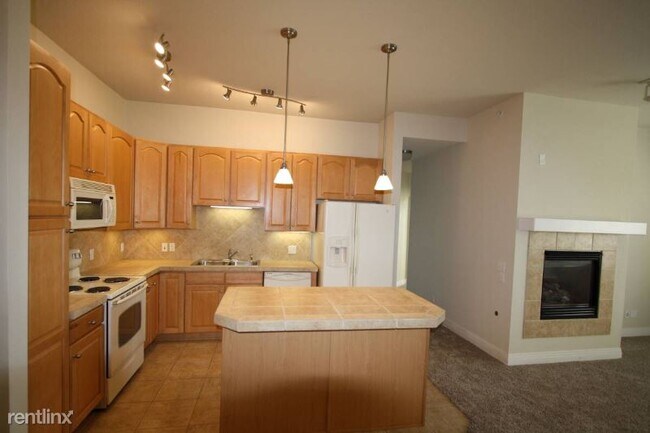 Foto del edificio - 2 br, 2 bath Condo - 209 Quebec St O Unit O