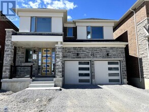 Building Photo - 25 Spring Oak Cres
