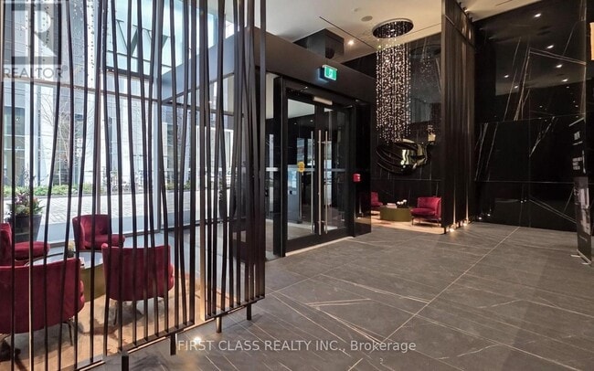 Building Photo - 11 Yorkville Ave