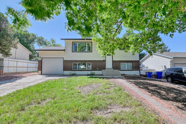 Foto del edificio - Fantastic Home In Village Seven For Rent