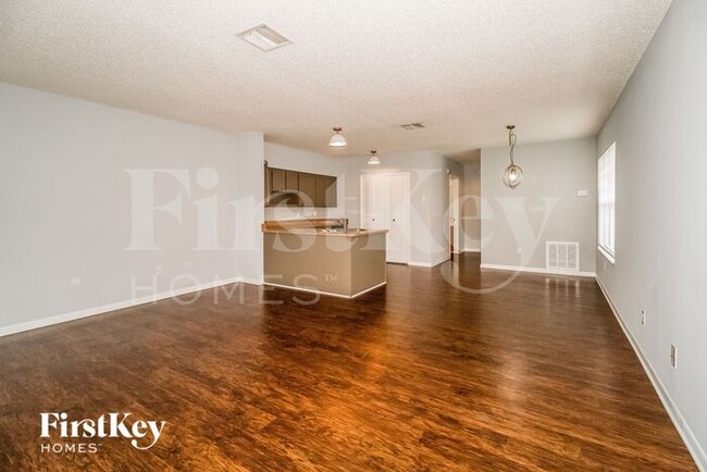 Building Photo - 3636 Mirror Lake Dr