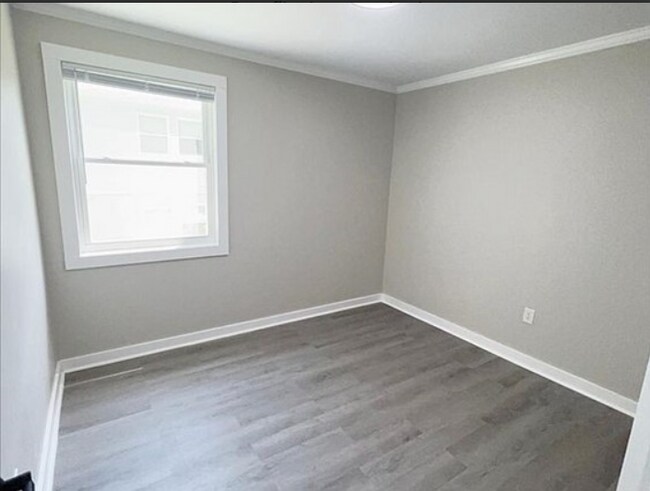 Building Photo - 525 Montague Ln