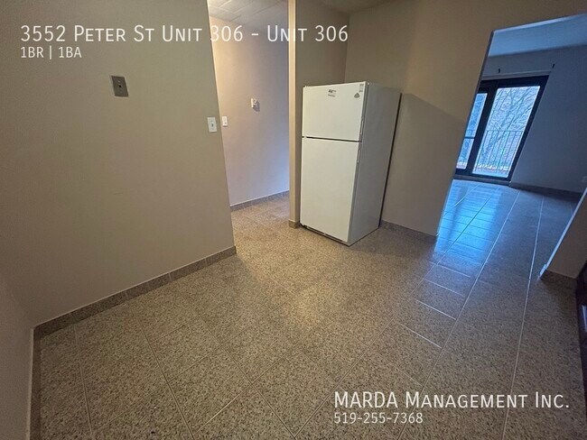 Photo du bâtiment - COZY 1 BED/1 BATH APT - SECURE BUILDING - ALL UTILITIES INCLUDED!!