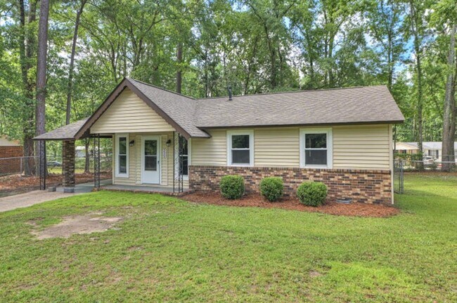 Foto del edificio - Updated Hephzibah Home with Covered Parking