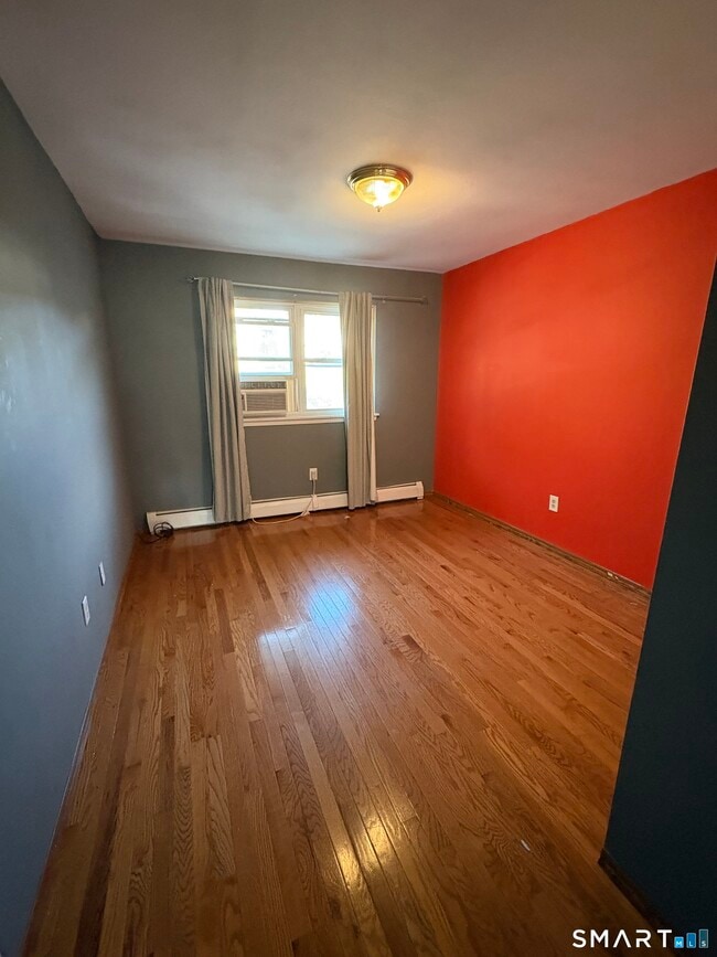 Photo - 59 Ridge Rd (Naugatuck, CT) Apartment