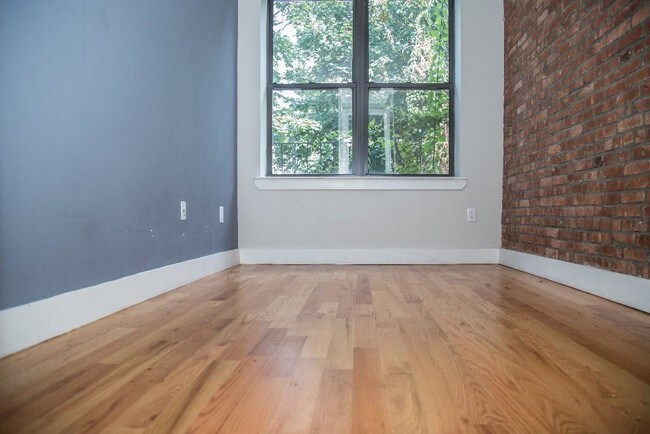 Building Photo - 228 Schaefer St