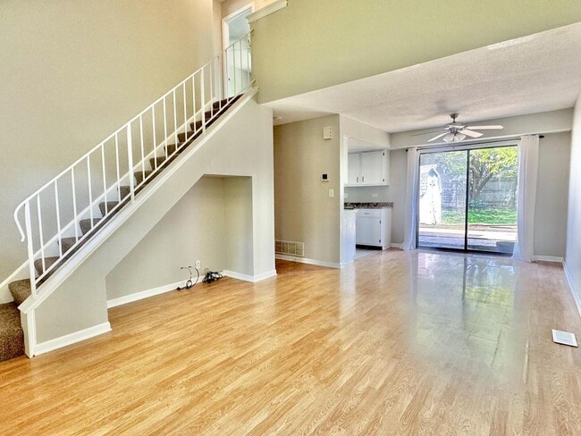 Building Photo - 3302 Acorn Ct