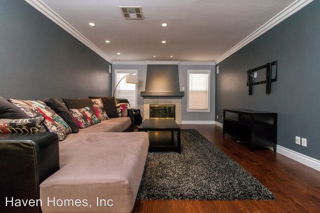 Building Photo - 3 br, 3 bath House - 9809 La Vid Ct
