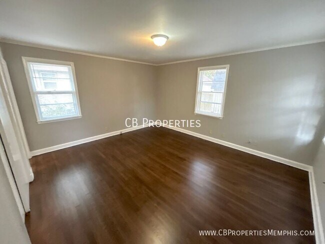 Foto del edificio - 4322 Rhodes Ave