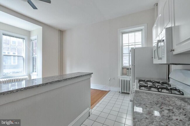Building Photo - 233 S 20th St